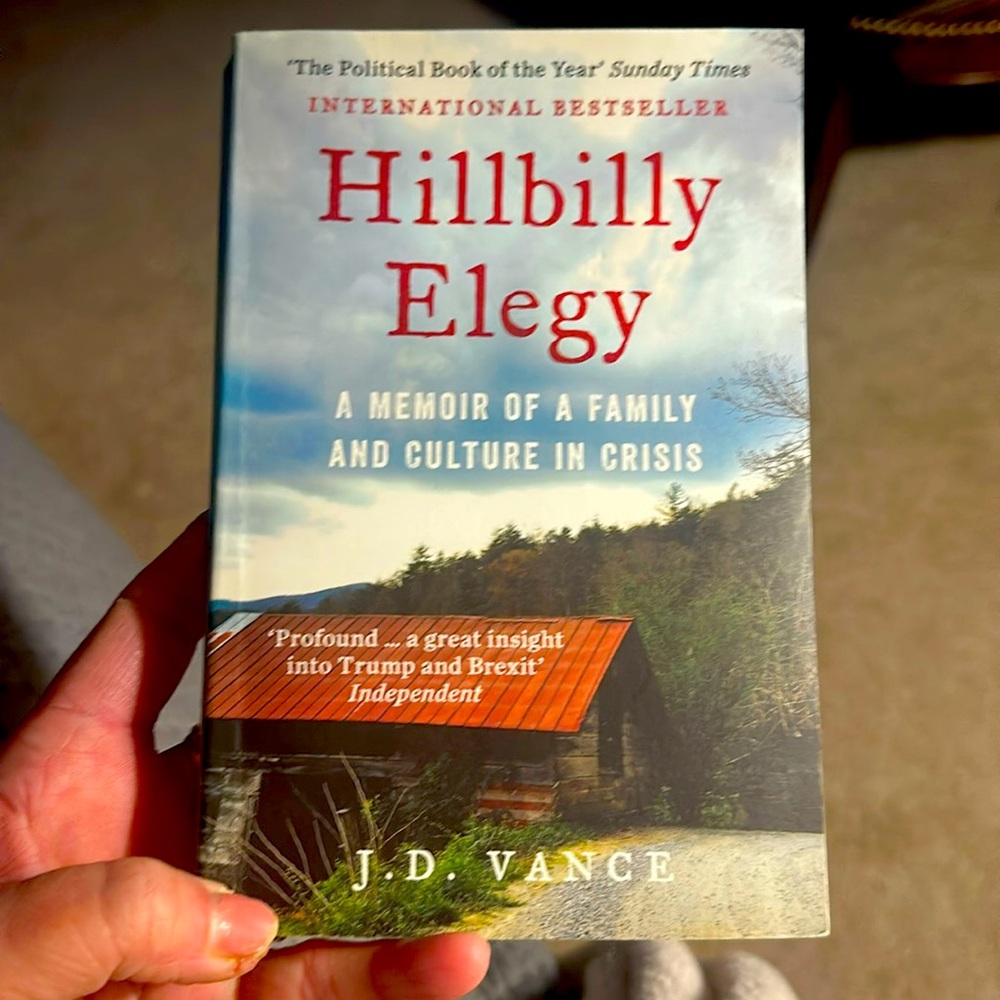 👩🏼‍🌾👩🏼‍🌾👩🏼‍🌾HILLBILLY ELEGY BY J D. VANCE PAPERBACK BOOK👩🏼‍🌾👩🏼‍🌾👩🏼‍🌾